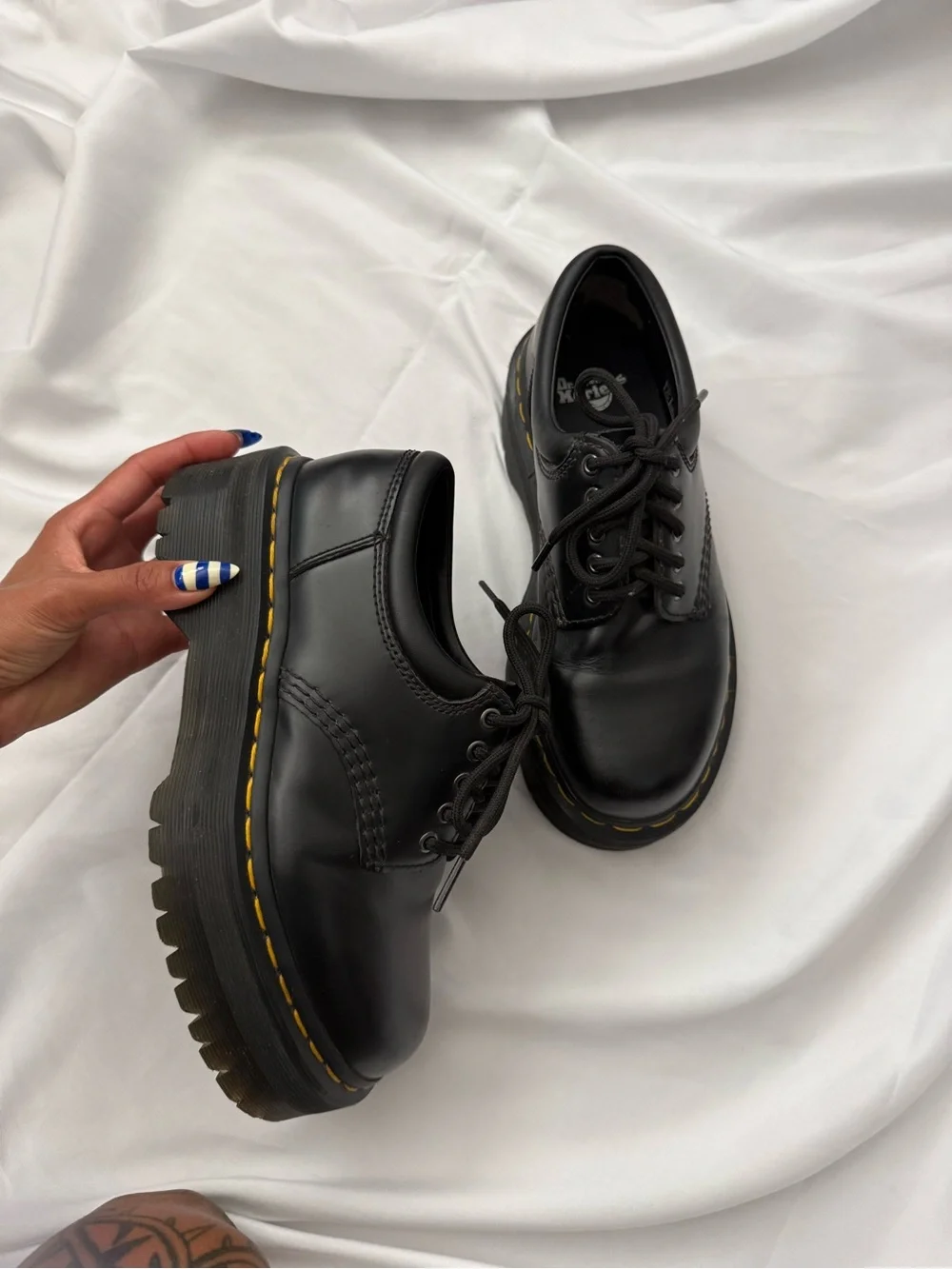 Women’s DR. MARTENS Leather Platform Oxfords Size 6